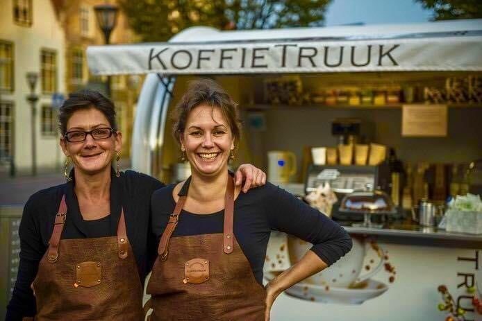 ANNECHIEN & CATELIJNE QUAAK - KOFFIETRUUK