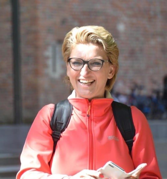 VEERLE DE MUL - VOETSALON WESTDORPE